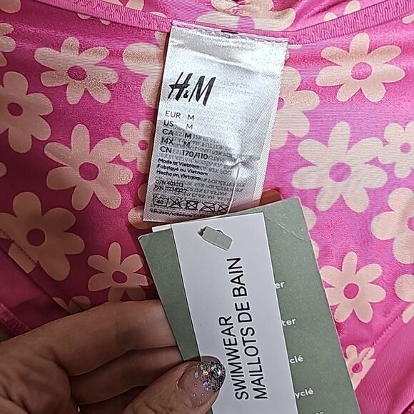 NWT H&M Medium Pink Peach Daisy print Scrunch butt bikini bottom - Picture 4 of 4